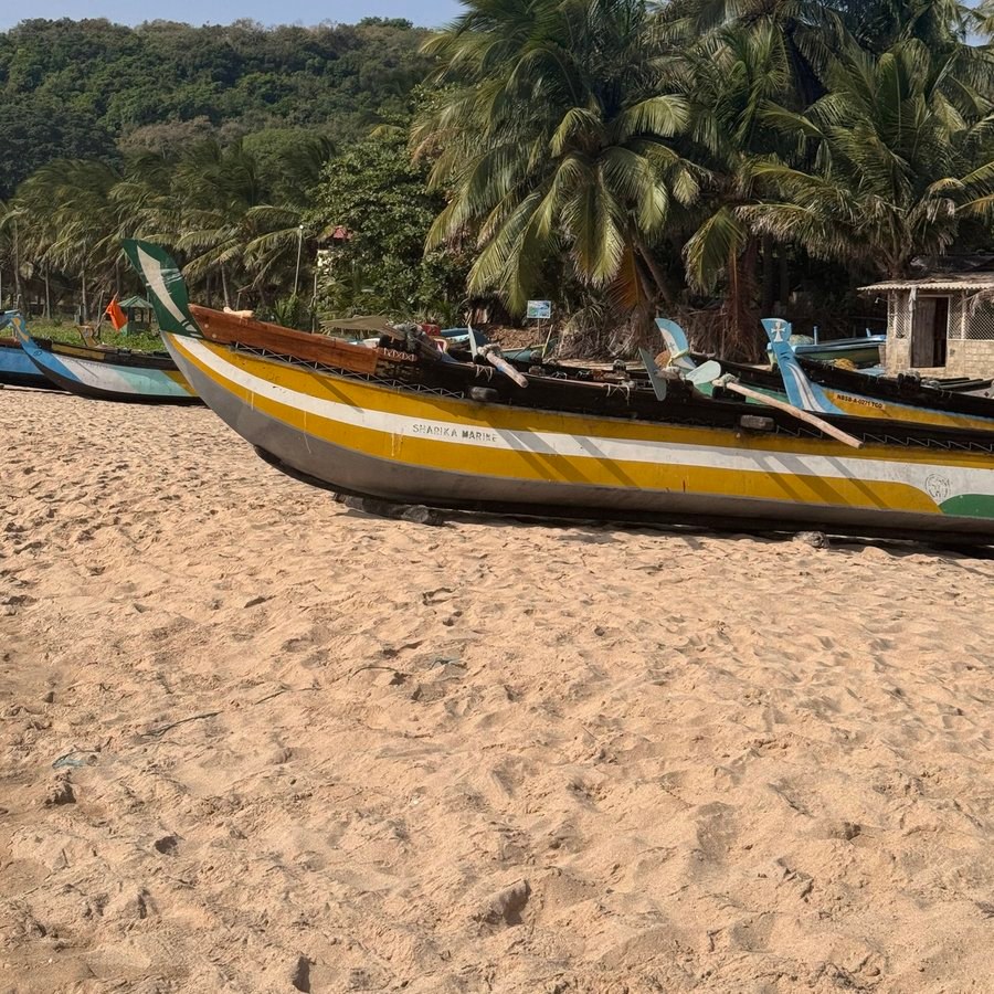 Barcos de pesca na praia, Sri Lanka